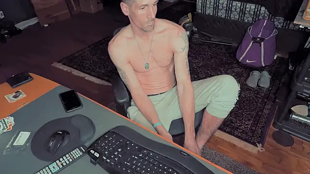 Snapshot of HARD_2QUIT chatting on 7, 2, 2025 HARD 2QUIT online show from 7, 2, 2025