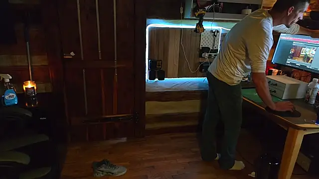 Snapshot of HARD_2QUIT chatting on 5, 10, 2025 HARD 2QUIT online show from 5, 10, 2025