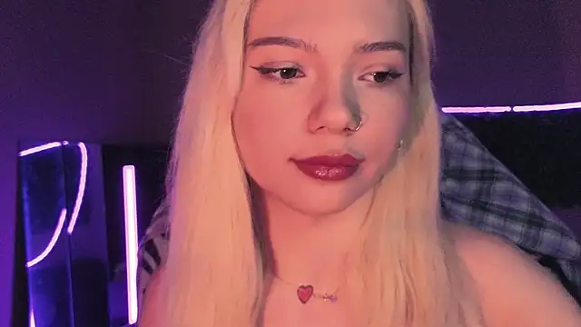 Snapshot of SandraBoyl chatting on 25, 11, 2025 SandraBoyl online show from 25, 11, 2025