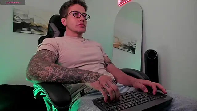 Snapshot of LucianSinclair chatting on 24, 1, 2025 LucianSinclair online show from 24, 1, 2025