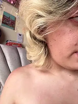 Snapshot of Enyeld_ruru chatting on 22, 2, 2025 Enyeld ruru online show from 22, 2, 2025