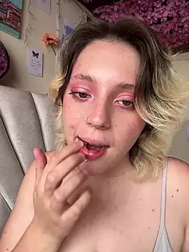 Snapshot of Enyeld_ruru chatting on 23, 2, 2025 Enyeld ruru online show from 23, 2, 2025