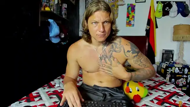 Snapshot of Tom_Krakow chatting on 24, 3, 2026 Tom Krakow online show from 24, 3, 2026