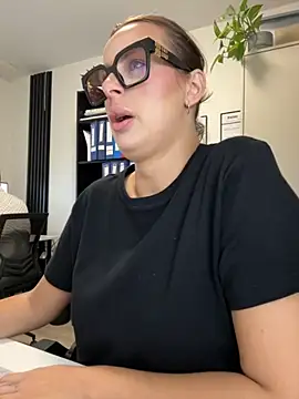 Hii Lolla online show from 11, 9, 2025