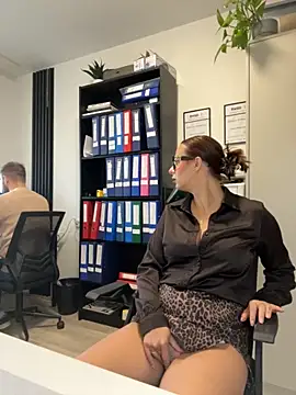 Hii Lolla online show from 18, 9, 2025