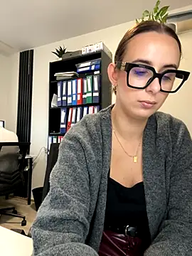 Hii Lolla online show from 4, 10, 2025