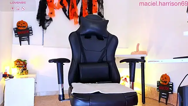 Snapshot of MacielHarrison chatting on 18, 10, 2025 MacielHarrison online show from 18, 10, 2025