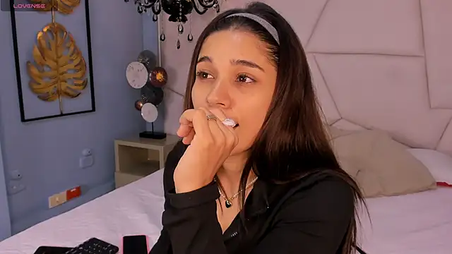 Snapshot of bellaa_becca chatting on 21, 11, 2025 bellaa becca online show from 21, 11, 2025