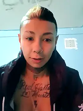 Snapshot of real_fenix chatting on 4, 3, 2025 real fenix online show from 4, 3, 2025