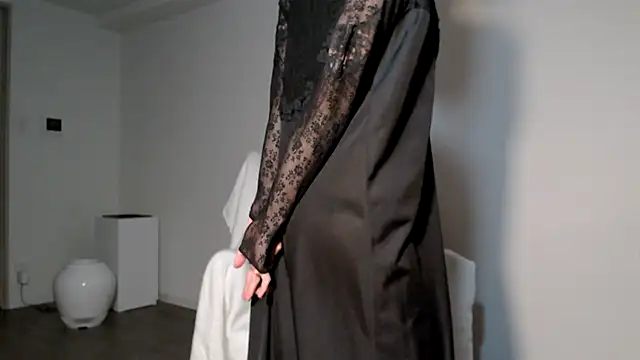 Lily 0000 online show from 19, 3, 2025