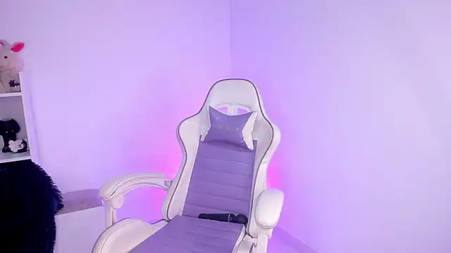 lili turner online show from 15, 4, 2026