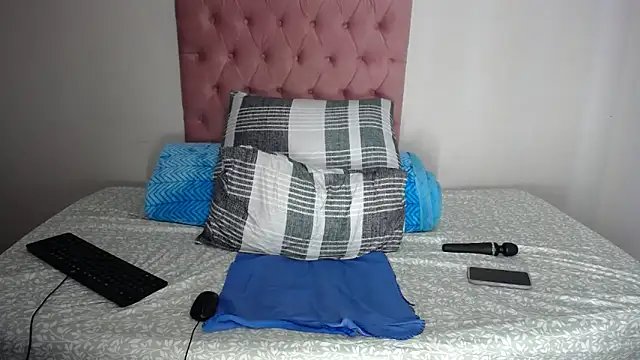 Bootycurvy2 online show from 9, 4, 2026