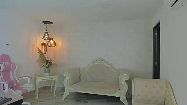 Snapshot of shantallknowless chatting on 30, 1, 2025 shantallknowless online show from 30, 1, 2025