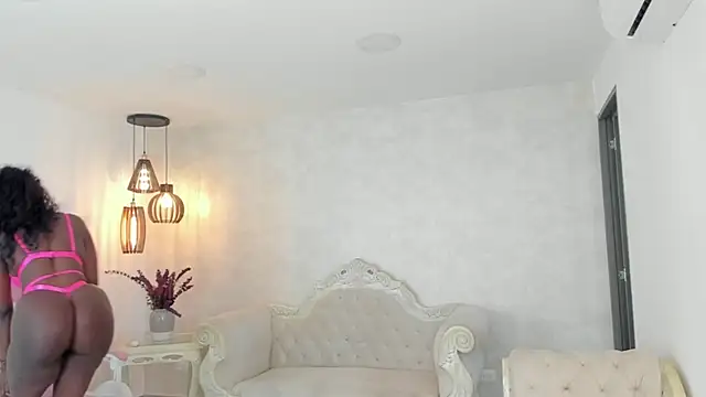 Snapshot of shantallknowless chatting on 10, 3, 2025 shantallknowless online show from 10, 3, 2025