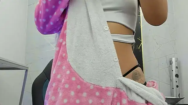 Cloeandtyfanny online show from 29, 10, 2025