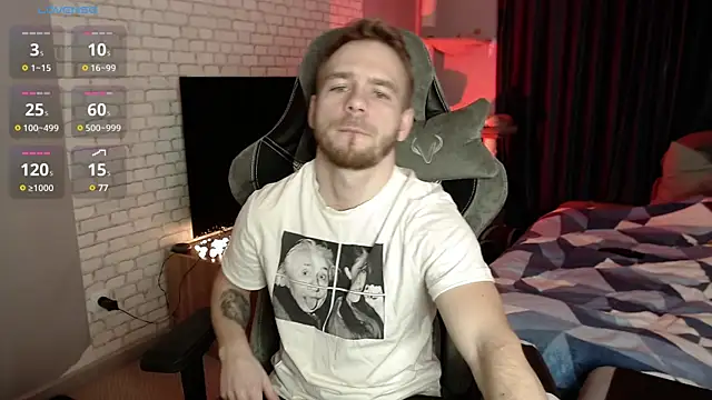 Snapshot of LeoPaulini chatting on 2, 2, 2025 LeoPaulini online show from 2, 2, 2025