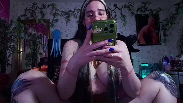 Elizabeth77  online show from 10, 10, 2025