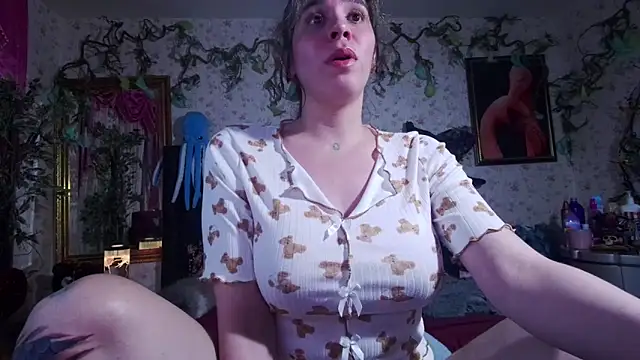 Elizabeth77  online show from 11, 10, 2025