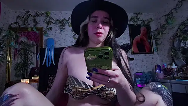 Elizabeth77  online show from 12, 10, 2025