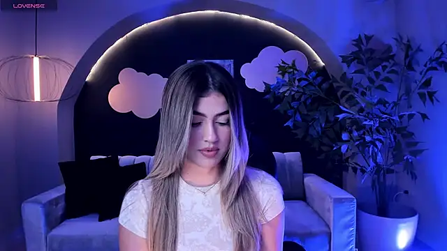 Snapshot of PaulinaSantos_ chatting on 1, 3, 2025 PaulinaSantos online show from 1, 3, 2025
