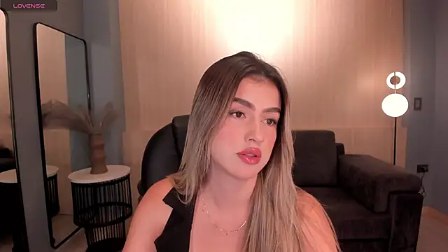 Snapshot of PaulinaSantos_ chatting on 11, 3, 2025 PaulinaSantos online show from 11, 3, 2025
