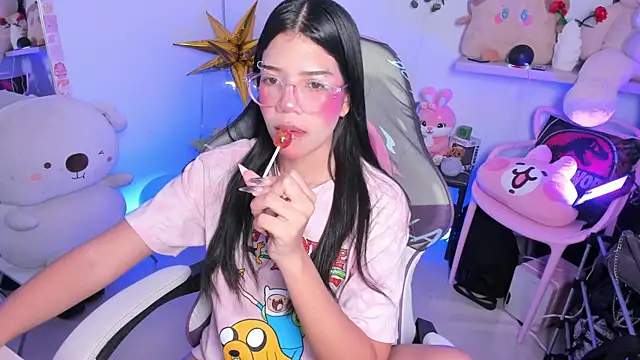 Snapshot of cutestephuwu chatting on 3, 11, 2025 cutestephuwu online show from 3, 11, 2025