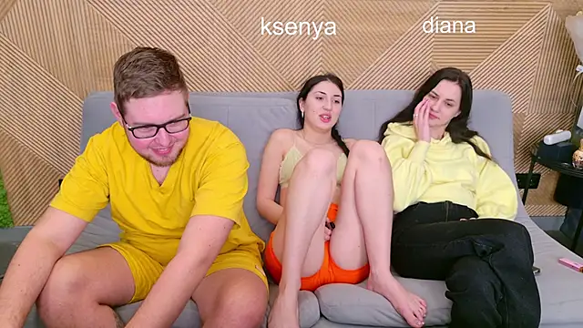 Ksenny online show from 4, 3, 2026