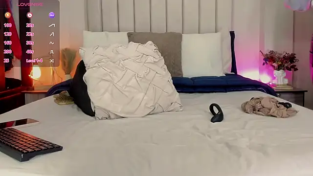 romina-brunette online show from 25, 11, 2025