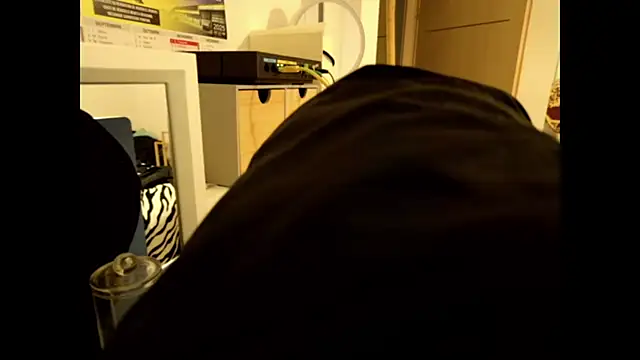 victoirenextdoor online show from 18, 2, 2026