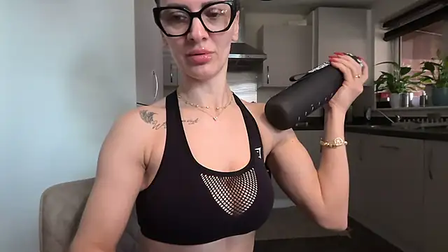 SweetMonicaUK online show from 12, 3, 2026