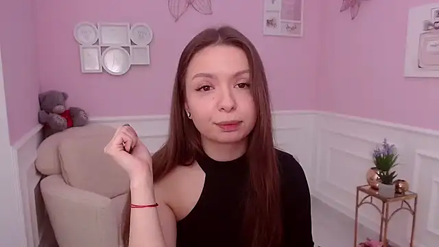 LucySkilar online show from 2, 12, 2024