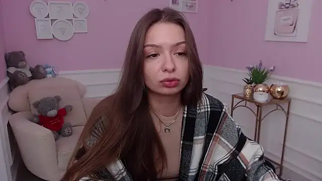 LucySkilar online show from 3, 11, 2025