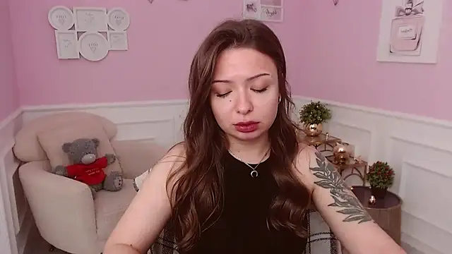 Snapshot of LucySkilar chatting on 29, 6, 2026 LucySkilar online show from 29, 6, 2026
