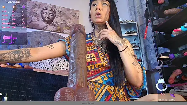 Snapshot of SaraMartins00 chatting on 7, 7, 2026 SaraMartins00 online show from 7, 7, 2026