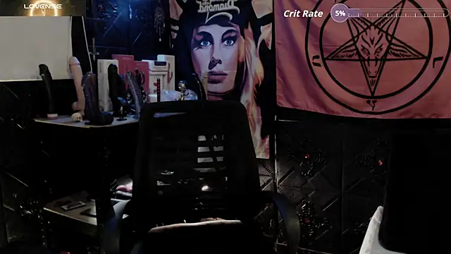Snapshot of Evil_Queen_666 chatting on 26, 6, 2026 Evil Queen 666 online show from 26, 6, 2026
