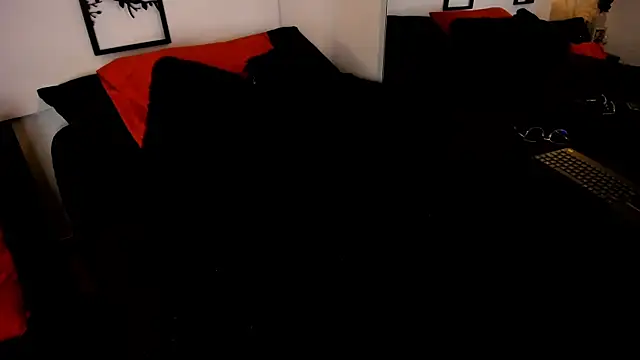 Snapshot of leslie_k chatting on 5, 3, 2025 leslie k online show from 5, 3, 2025