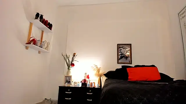 Snapshot of leslie_k chatting on 15, 3, 2025 leslie k online show from 15, 3, 2025