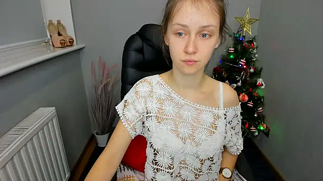 Snapshot of AfinaCutie chatting on 13, 1, 2025 AfinaCutie online show from 13, 1, 2025