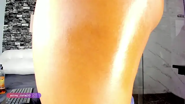 ashley crotez online show from 24, 9, 2025