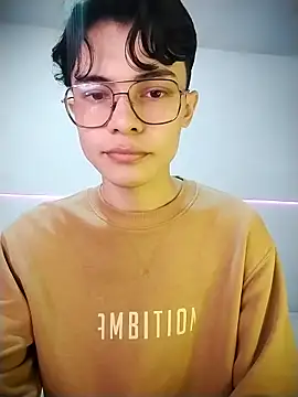 Snapshot of Dmitri_Aksnes chatting on 13, 11, 2025 Dmitri Aksnes online show from 13, 11, 2025