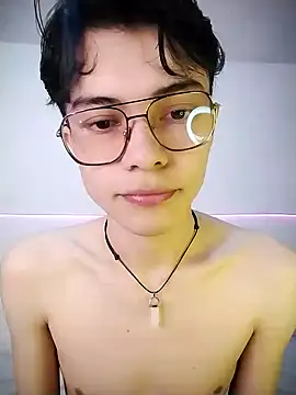 Snapshot of Dmitri_Aksnes chatting on 1, 12, 2025 Dmitri Aksnes online show from 1, 12, 2025