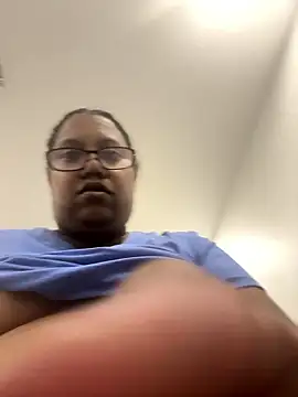 Snapshot of ebonyred chatting on 5, 6, 2026 ebonyred online show from 5, 6, 2026