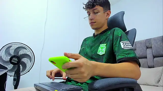 AgarEvans online show from 13, 1, 2025