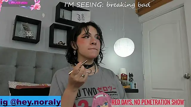 Snapshot of hey_noraly chatting on 4, 12, 2024 hey noraly online show from 4, 12, 2024
