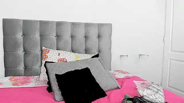 Snapshot of hey_noraly chatting on 1, 2, 2025 hey noraly online show from 1, 2, 2025