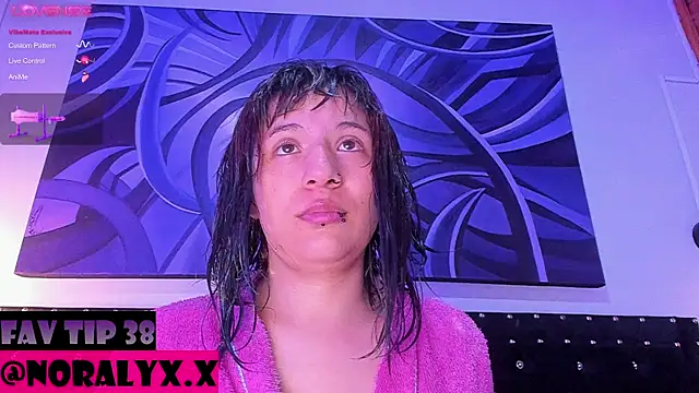 Snapshot of hey_noraly chatting on 19, 7, 2026 hey noraly online show from 19, 7, 2026