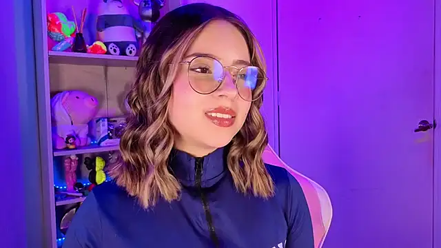 EmilyMiller  online show from 16, 5, 2026