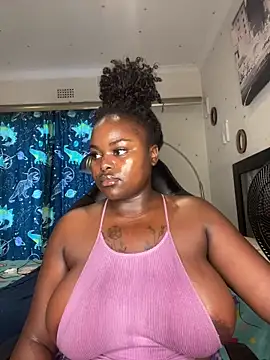 Snapshot of Honeycoco0211 chatting on 6, 2, 2025 Honeycoco0211 online show from 6, 2, 2025
