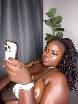 Snapshot of Honeycoco0211 chatting on 3, 10, 2025 Honeycoco0211 online show from 3, 10, 2025
