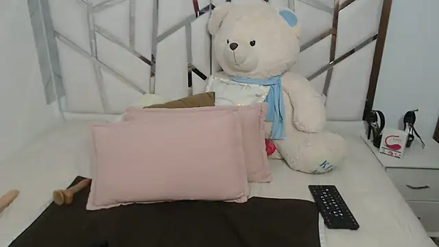 Snapshot of celestesouzalatin chatting on 18, 7, 2026 celestesouzalatin online show from 18, 7, 2026